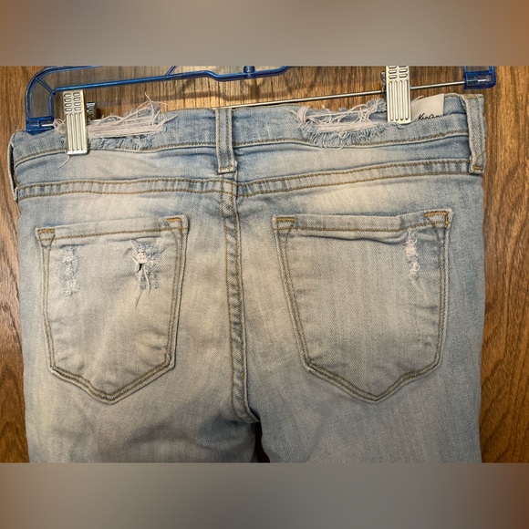👚(bundle 4 items w/👚for $16) Distressed jeans by KanCan - Picture 6 of 9